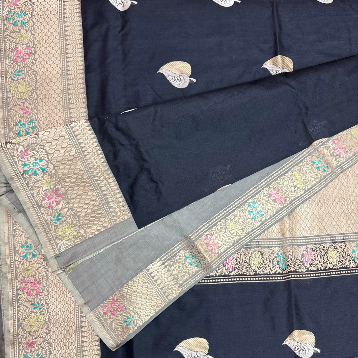 Pure Katan Phekwa Handwoven Butidar Meenakari Border Meenakari Black Banasari Saree