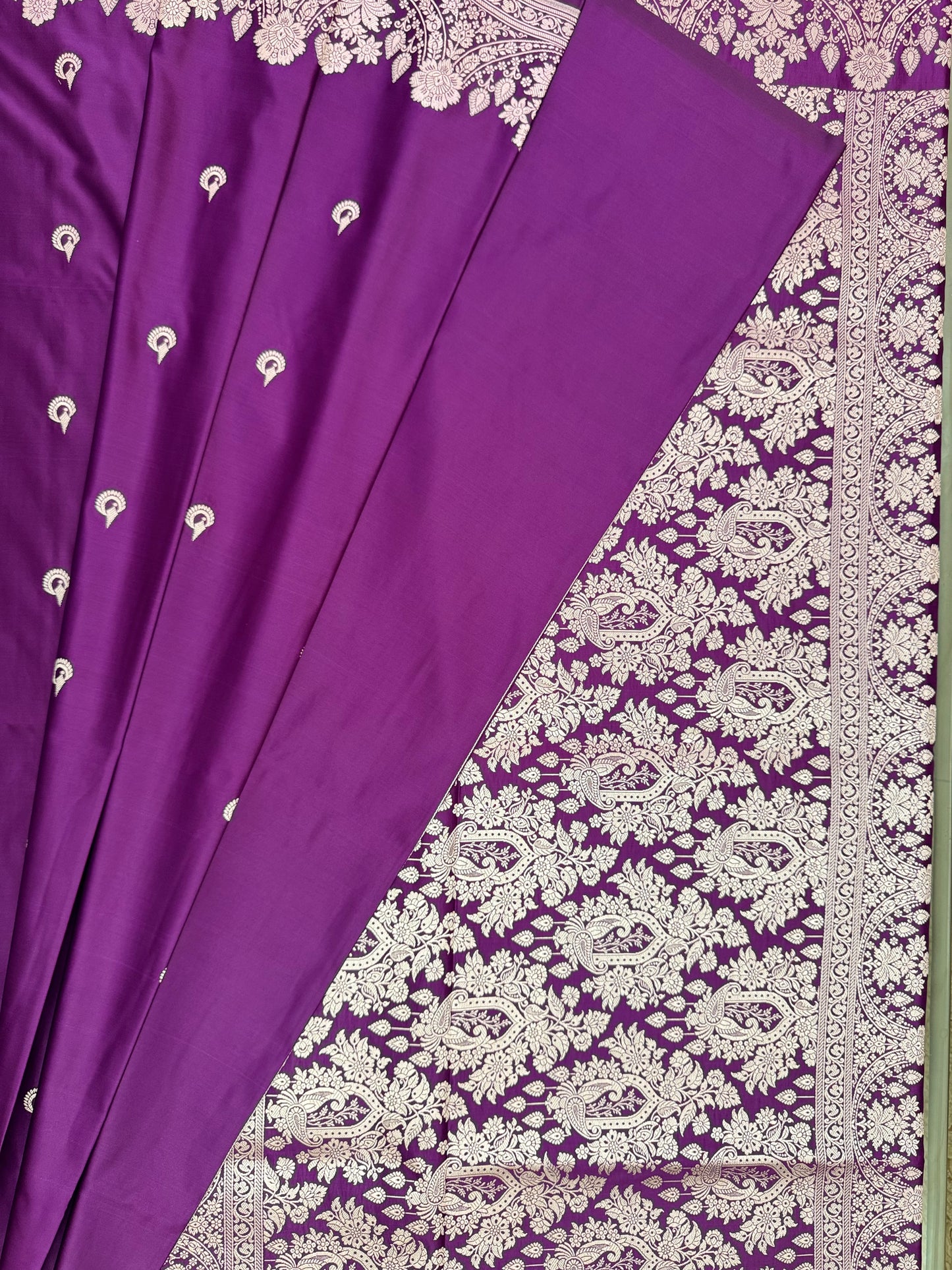 Mashru Silk Phekwa (cutwork) Butidar Design Violet Banarasi Saree