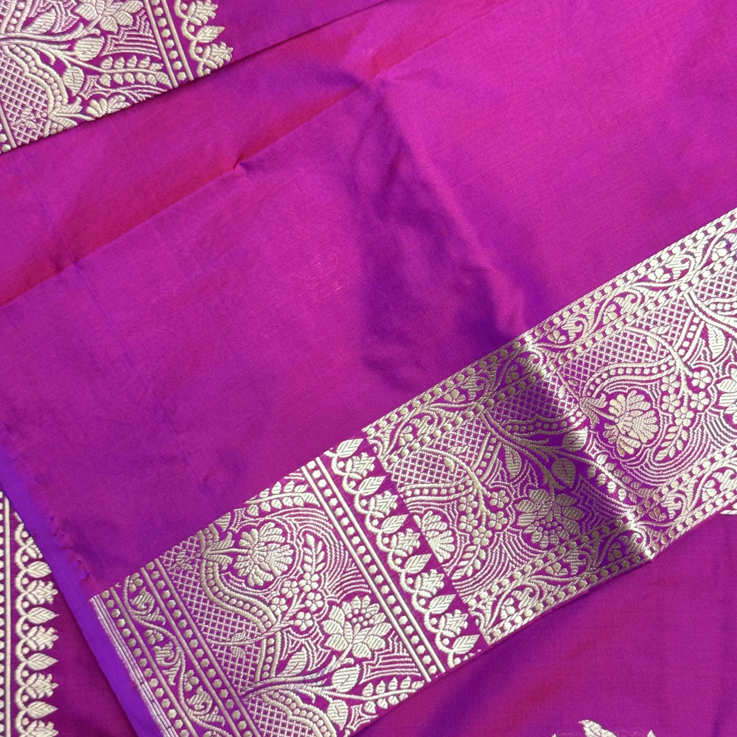 Pure Katan Phekwa Handwoven Butidar Meenakari Magenta Banasari Saree