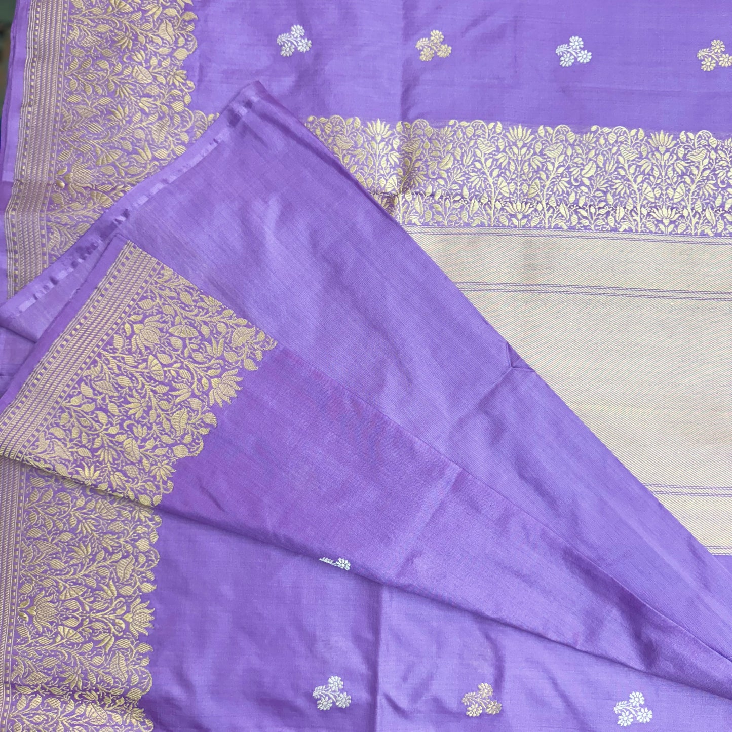 Pure Katan Kadhua Handwoven Butidar Lavendar Banasari Saree