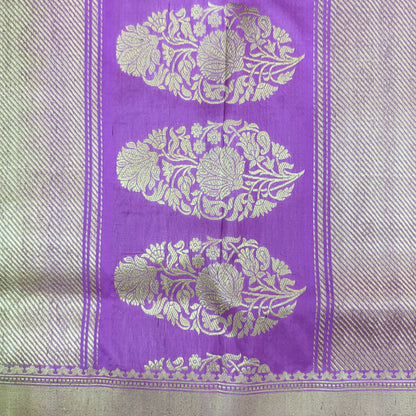 शुद्ध कटान कढुआ हाथ से बुनी हुई बूटीदार ऑलिव पीली बनसारी साड़ी 